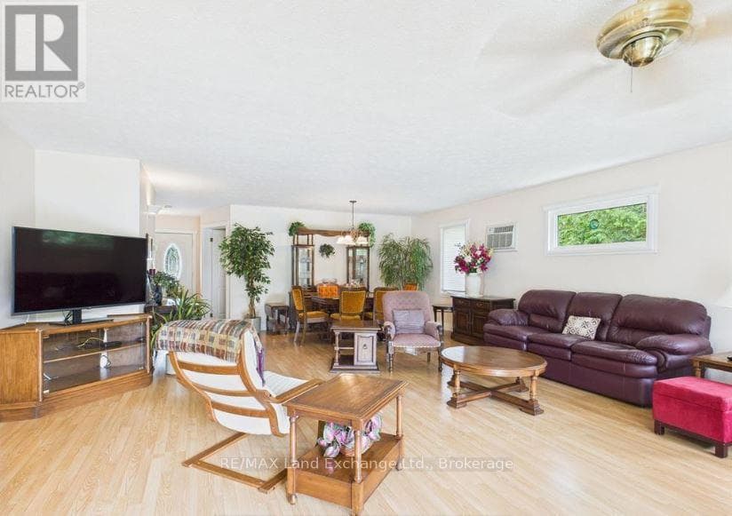 119 SENECA STREET — photo 3