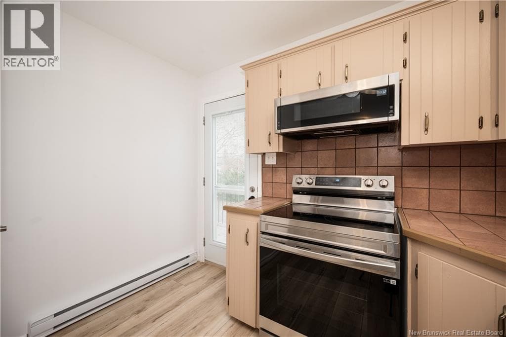 102 NOTINGHAM DRIVE — photo 3