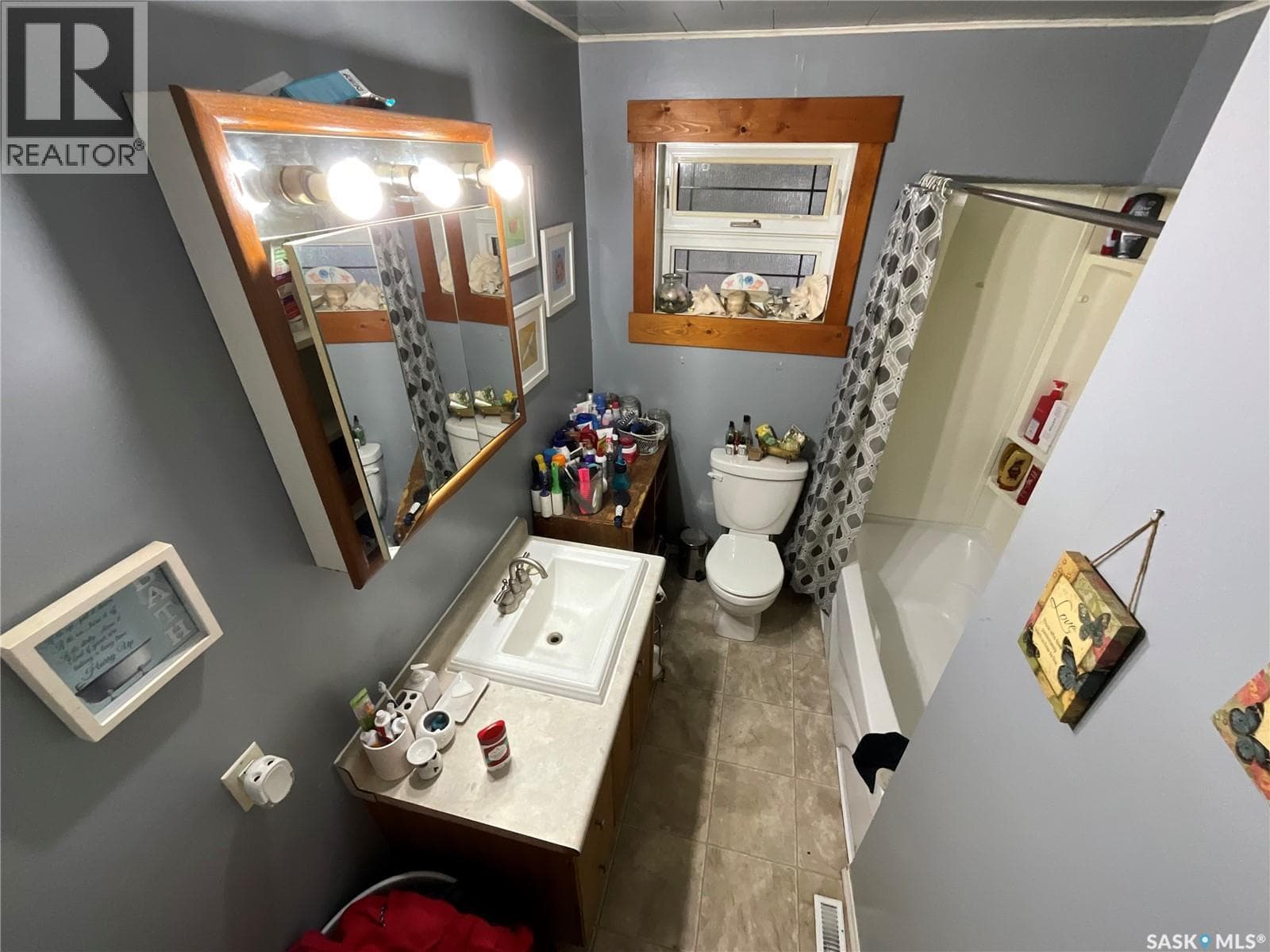 275 CENTRAL AVENUE — photo 2