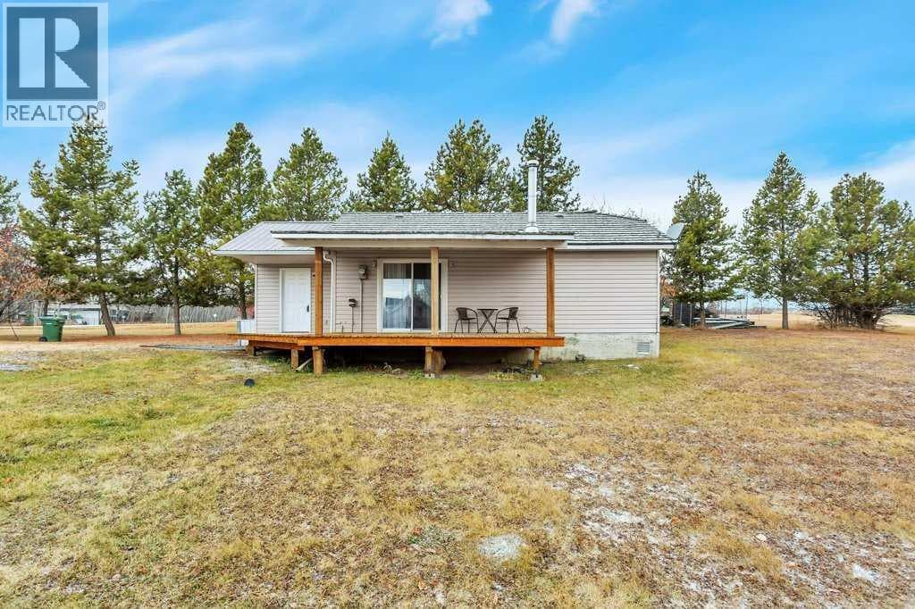 8 SUNNYSIDE DRIVE, Red Deer (Central Alberta) — photo 2