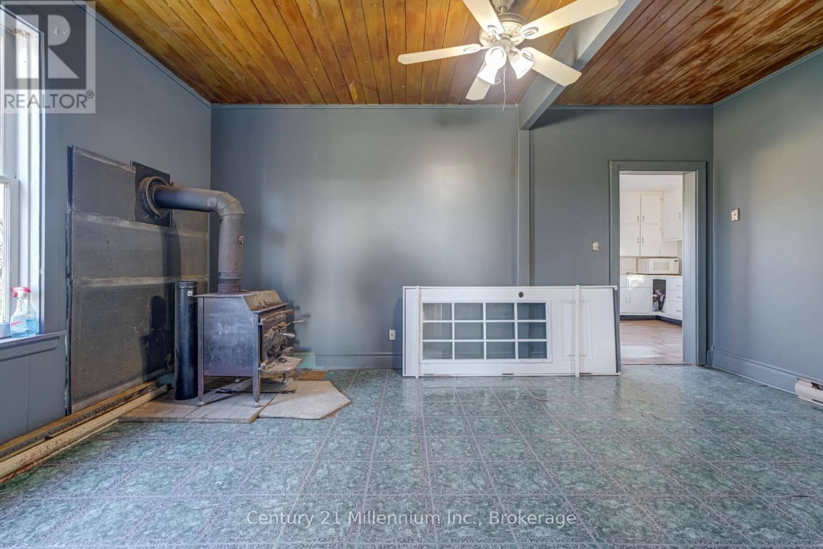 2547 BRUCE ROAD 9, OnePoint — photo 2