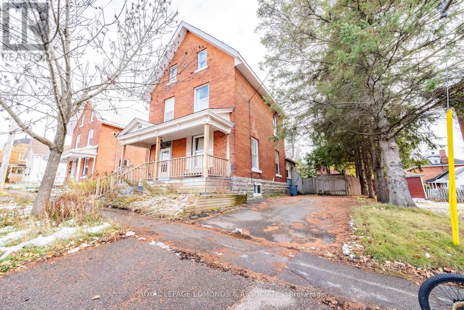198 MCALLISTER STREET, Renfrew County — photo 2