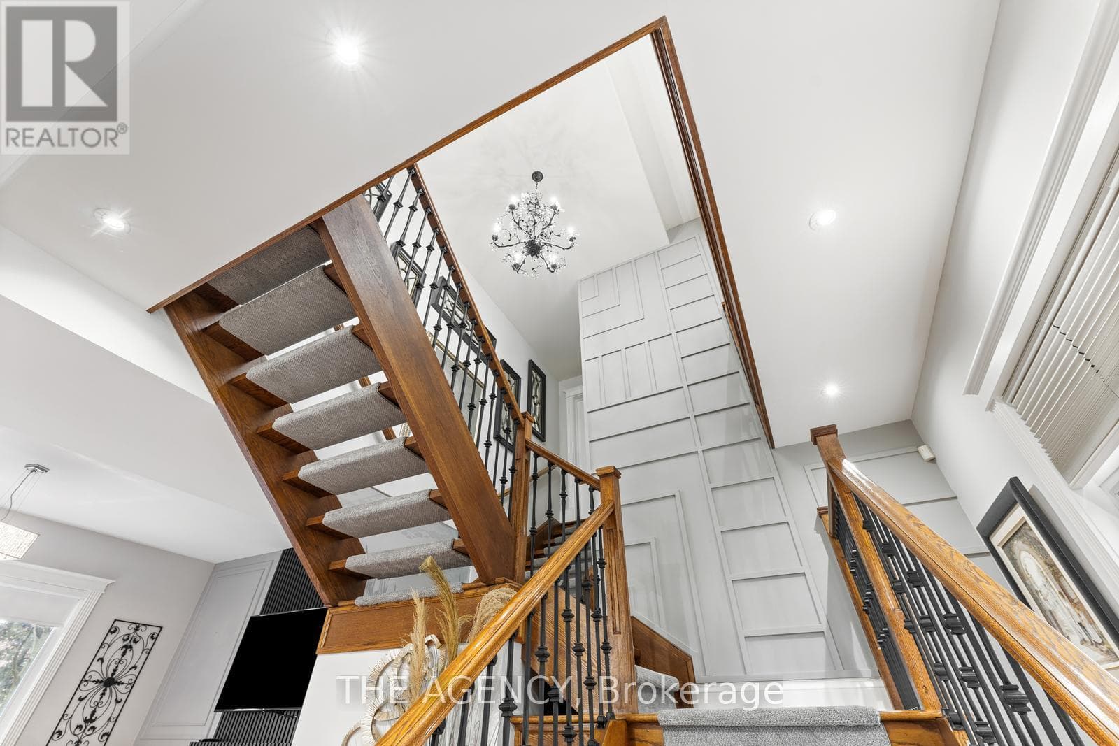 83 HAMBLY AVENUE, Toronto — photo 2
