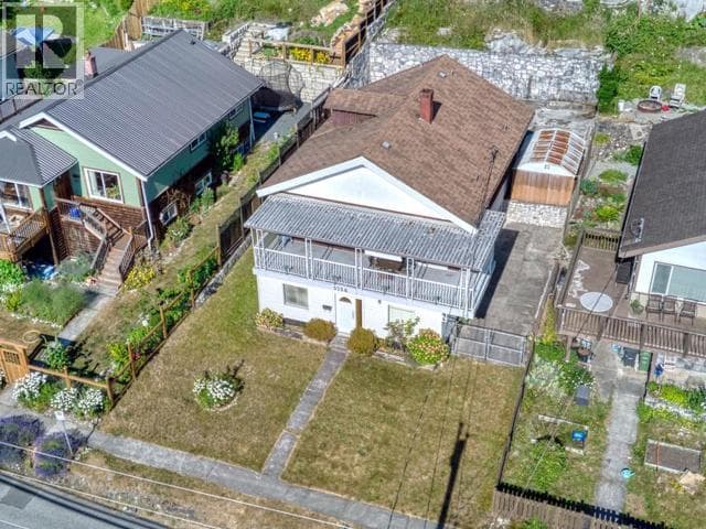 5756 WILLOW AVENUE, Powell River — photo 2