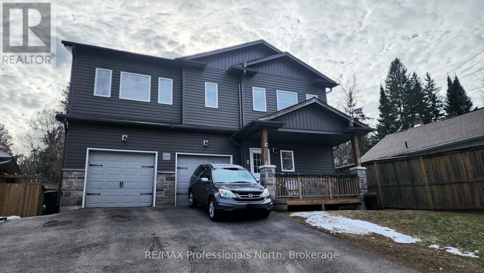 19 DUNCAN STREET WEST in 