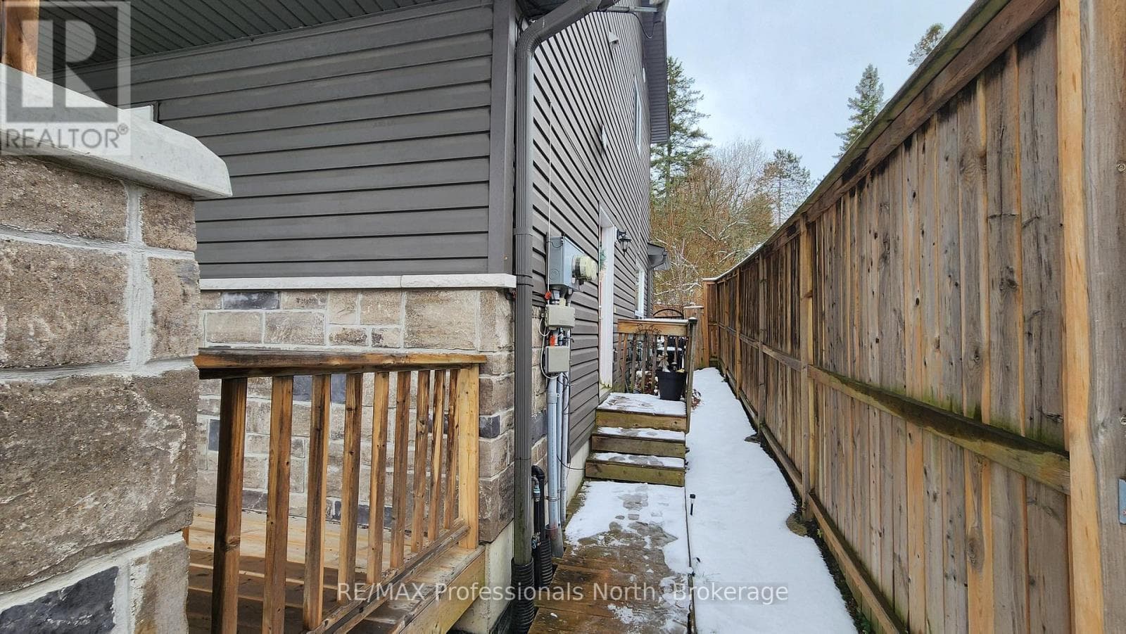 19 DUNCAN STREET WEST, OnePoint — photo 2