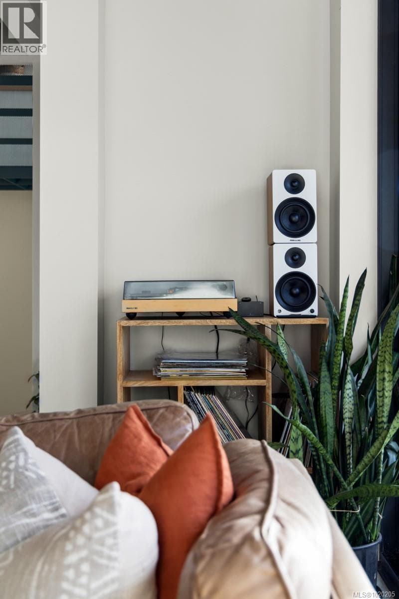 3025 JACKSON STREET, Victoria — photo 4