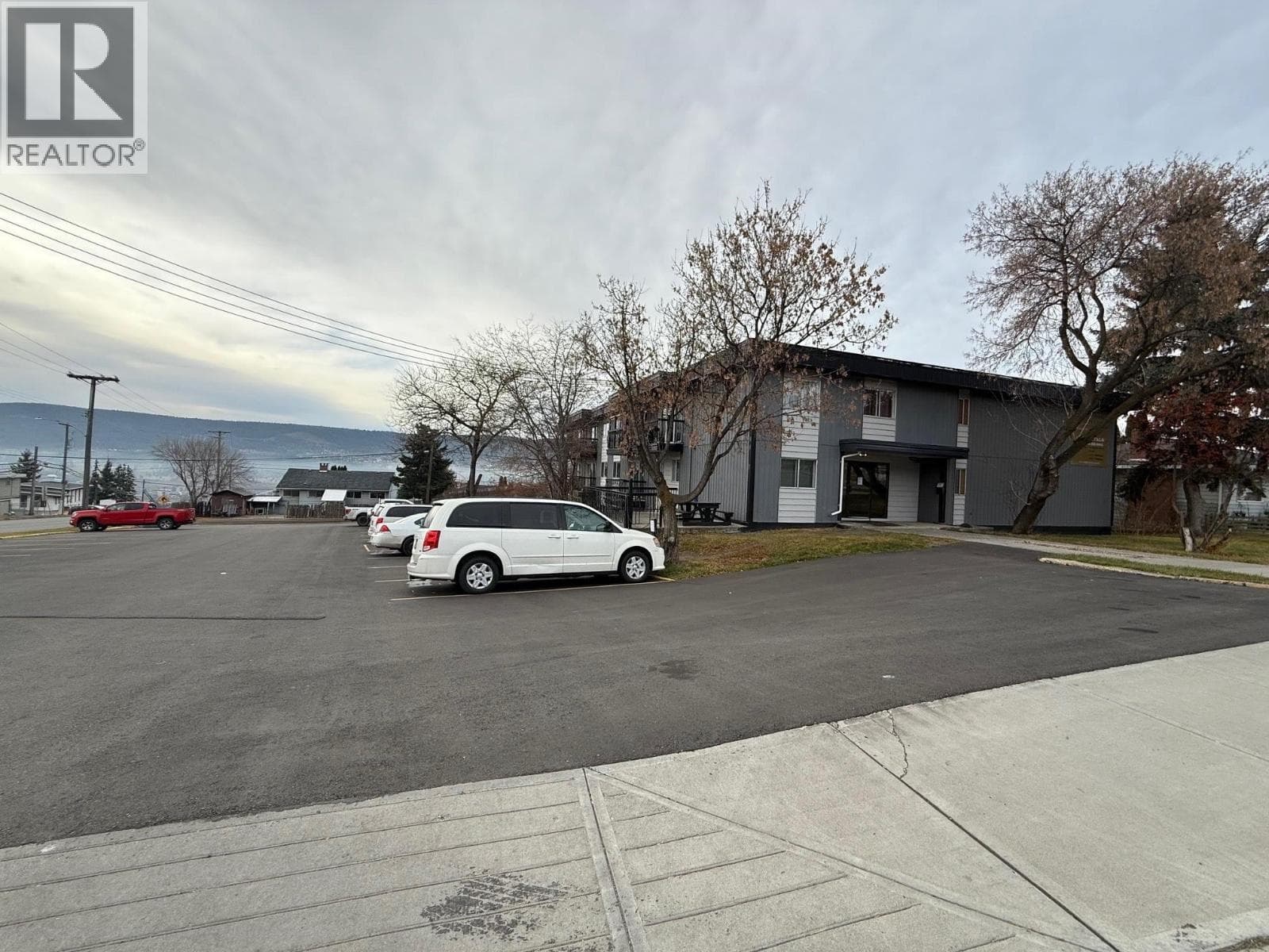 329 N NINTH AVENUE, BC Northern — photo 3
