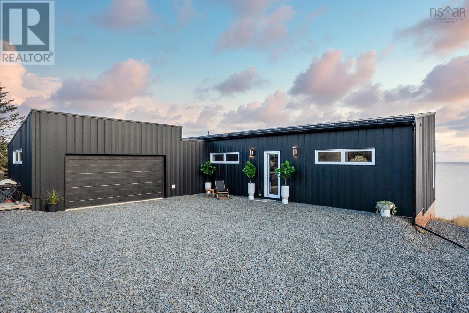 200 MIDDLE ROAD, NSAR — photo 4
