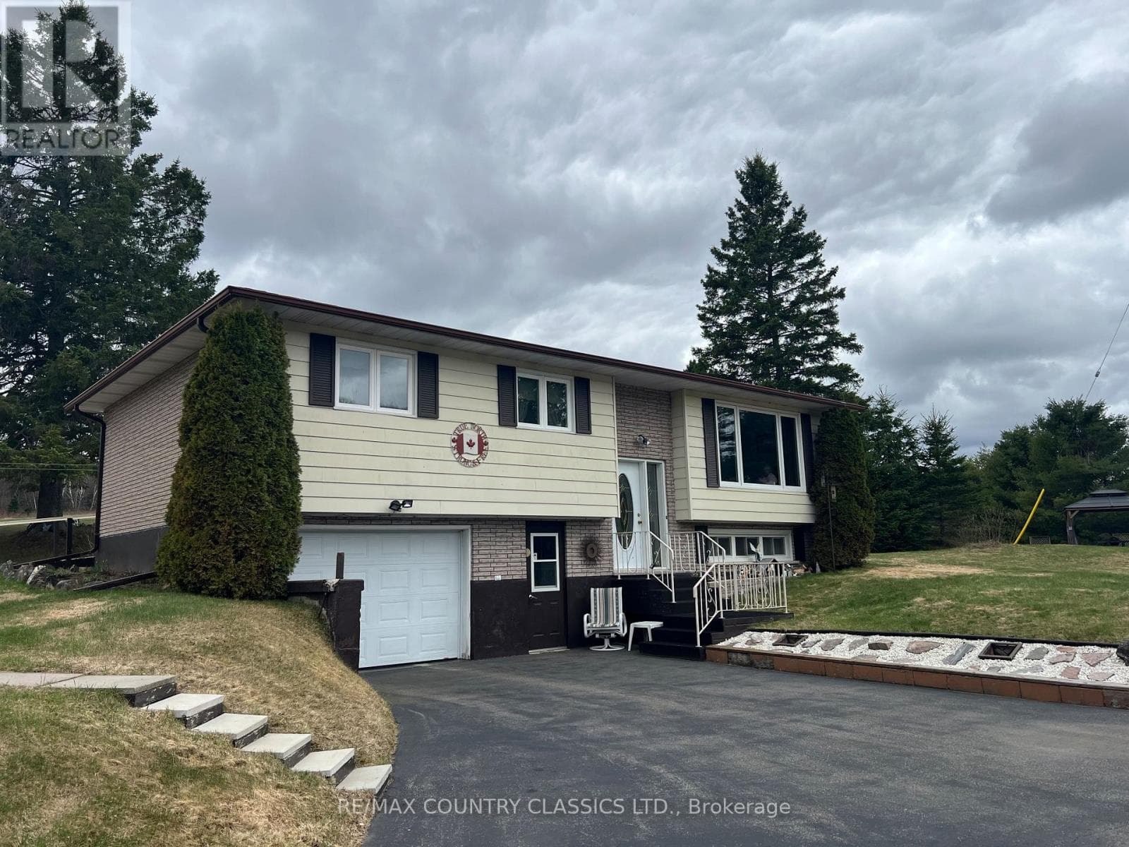 3559 SOUTH BAPTISTE LAKE ROAD, Central Lakes — photo 3