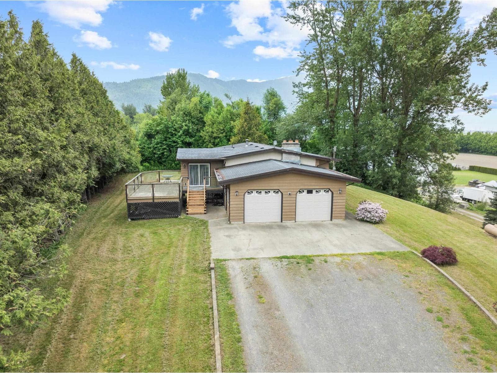 38604 NORTHWEST 5 ROAD, Fraser Valley — photo 2