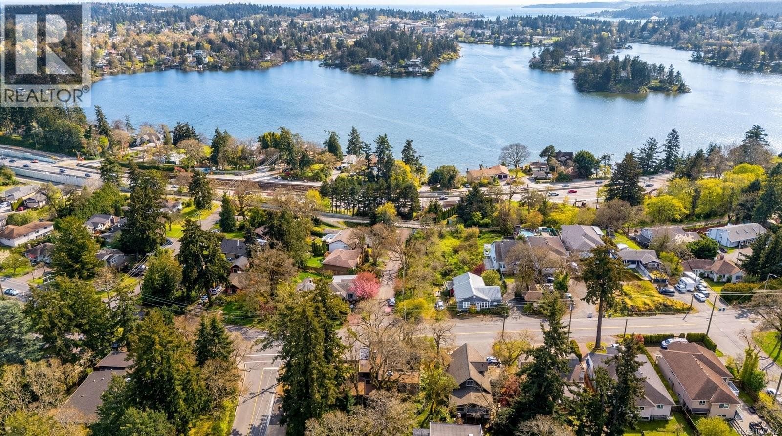 1168 BURNSIDE ROAD WEST, Victoria — photo 4