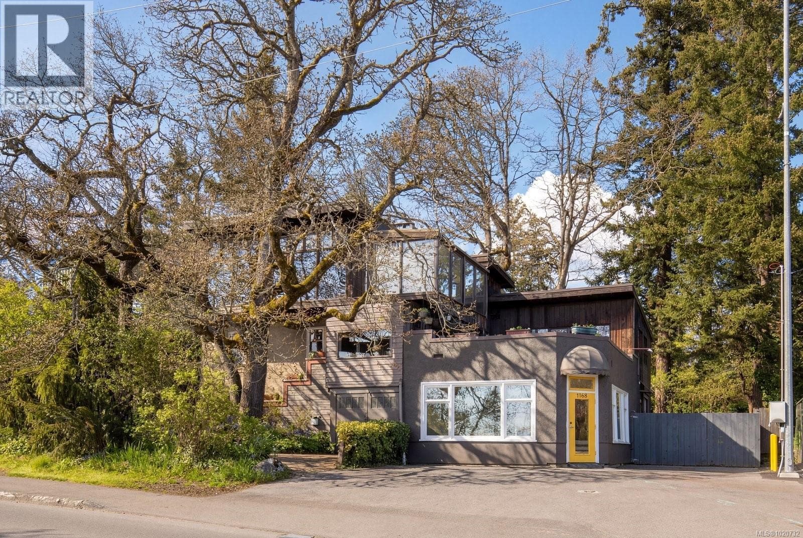 1168 BURNSIDE ROAD WEST in 