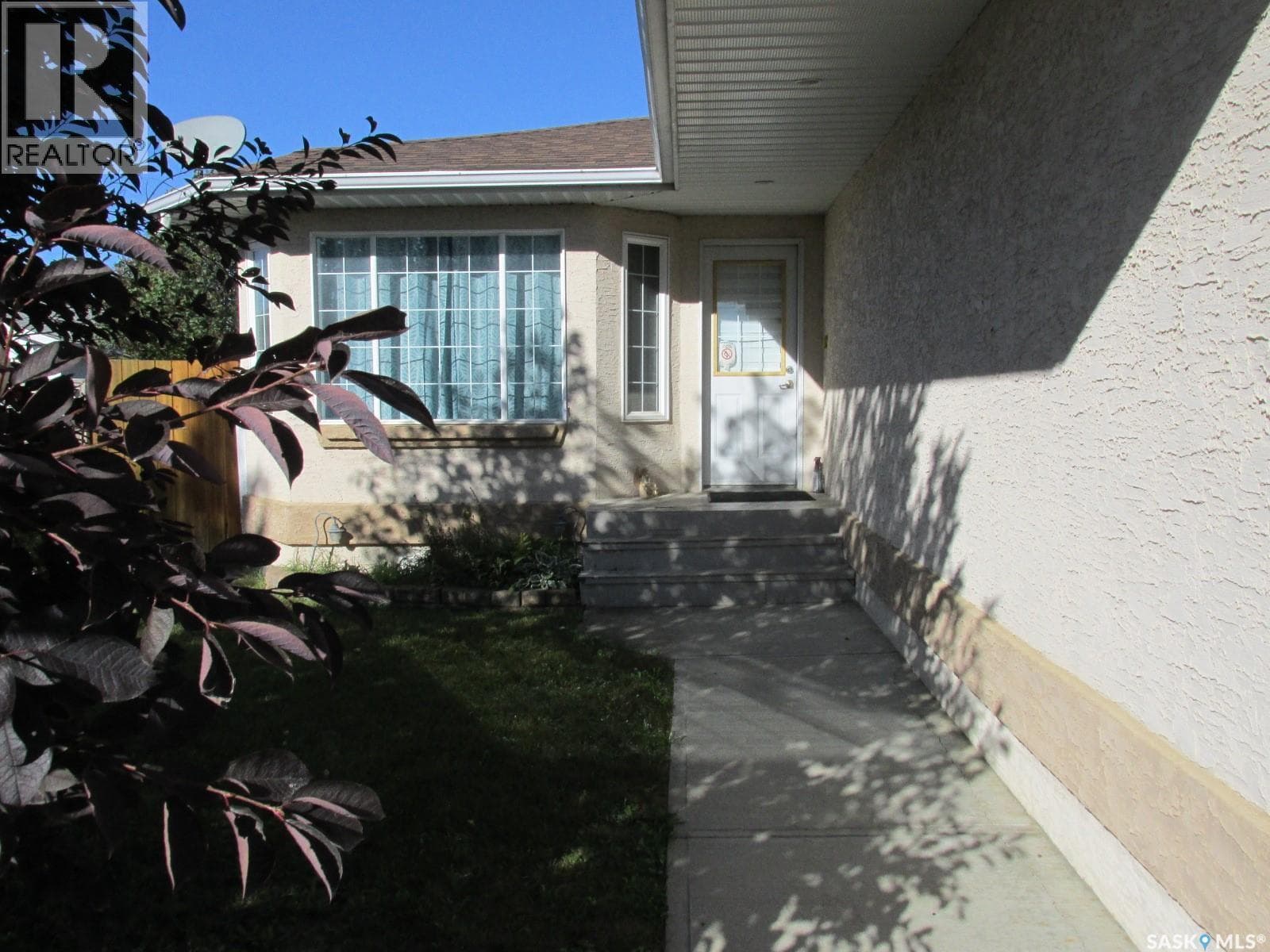 613 9th AVENUE W, Saskatchewan — photo 2