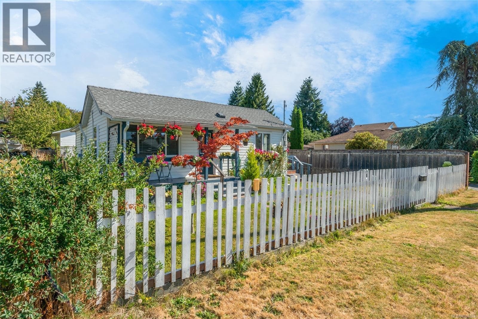 4955 Elizabeth St in 