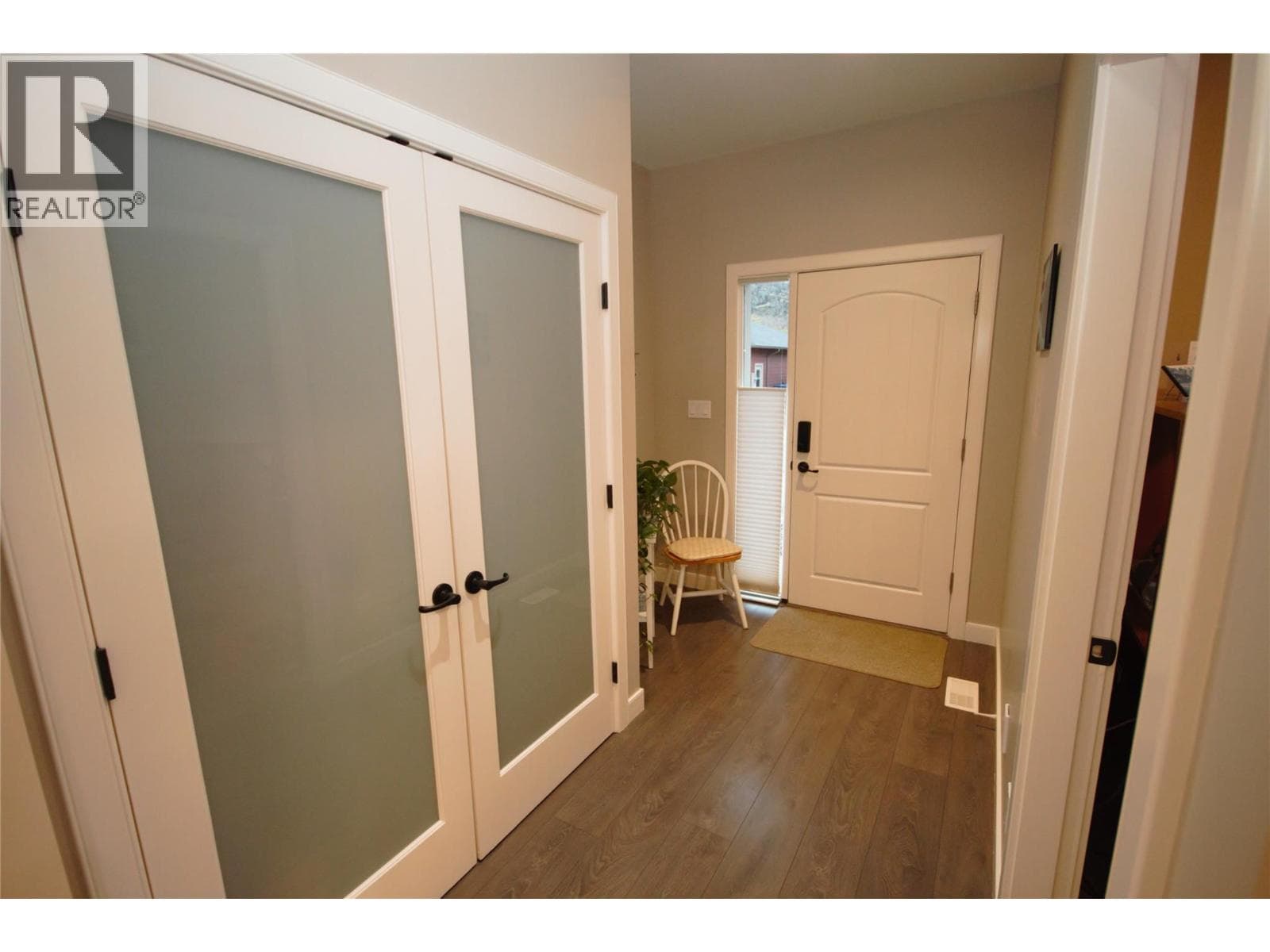 131 Willows Place, Interior REALTORS® — photo 4