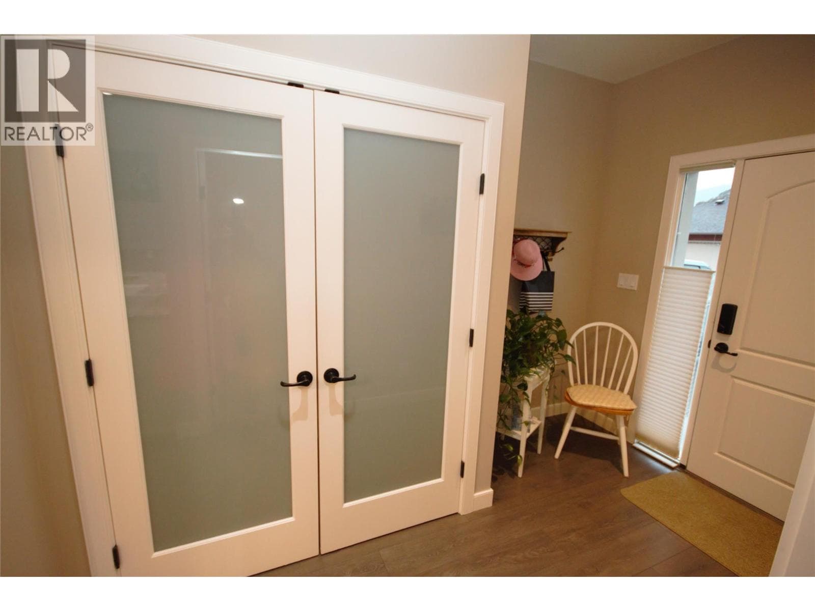 131 Willows Place, Interior REALTORS® — photo 5