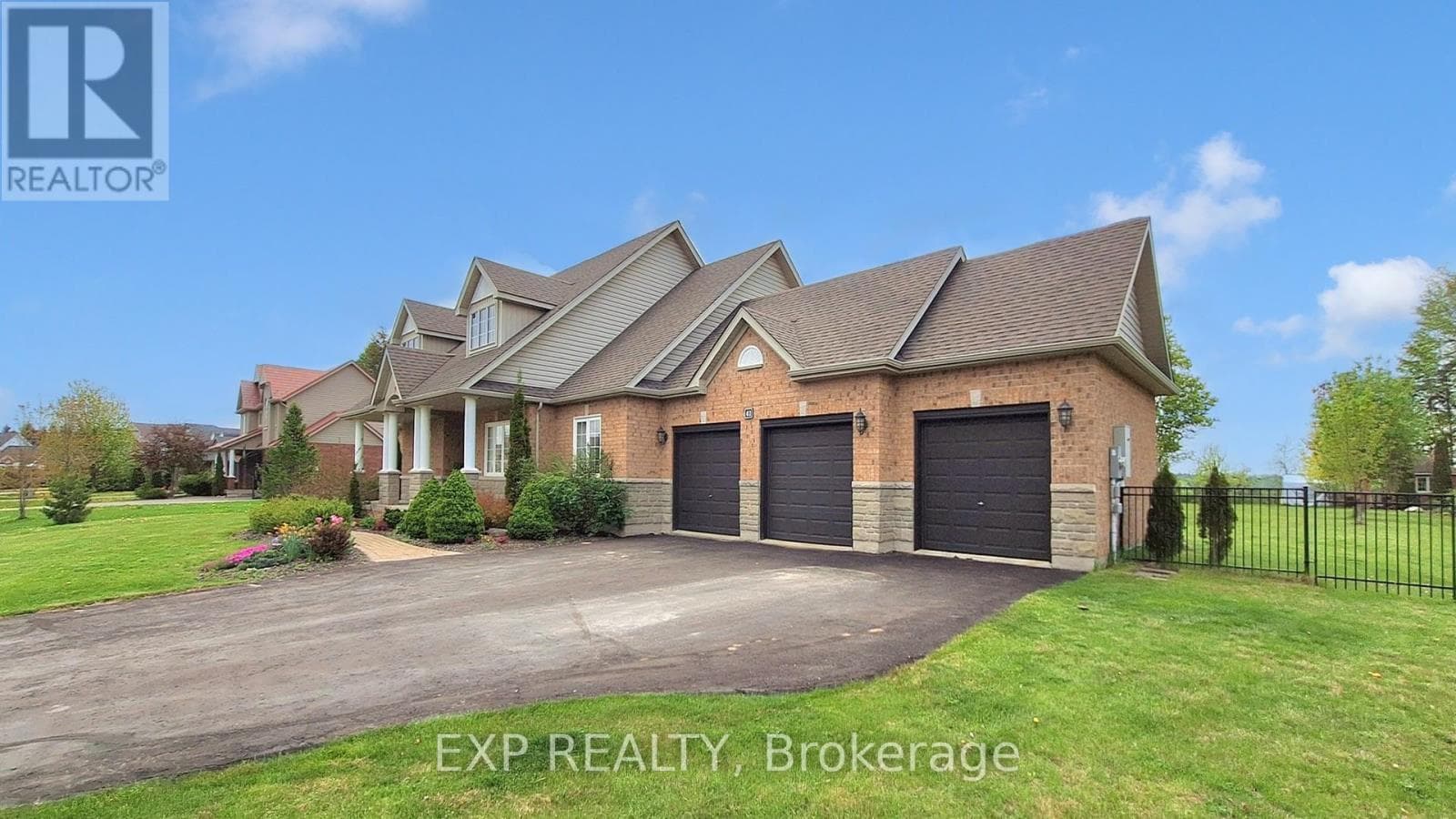 42 SOMERVILLE CRESCENT in 