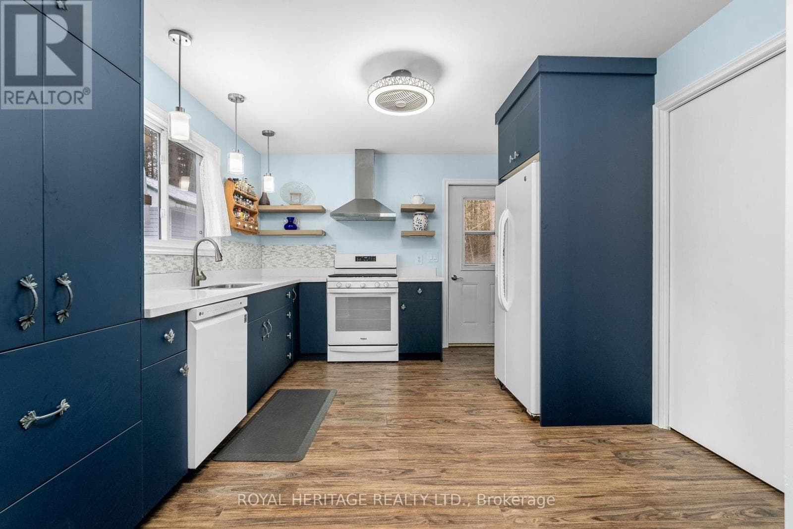 290 SOUTH WASEOSA LAKE ROAD — photo 4