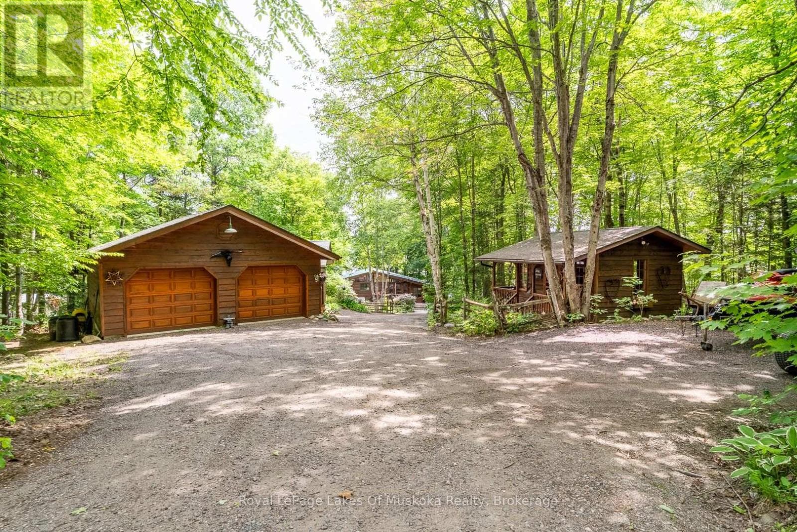 168 LAKESHORE ROAD — photo 3