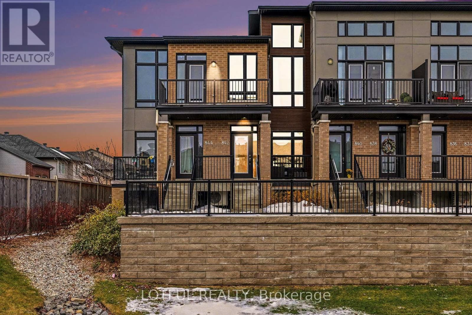842 RALPH HENNESY AVENUE in RIVERSIDE SOUTH - LEITRIM