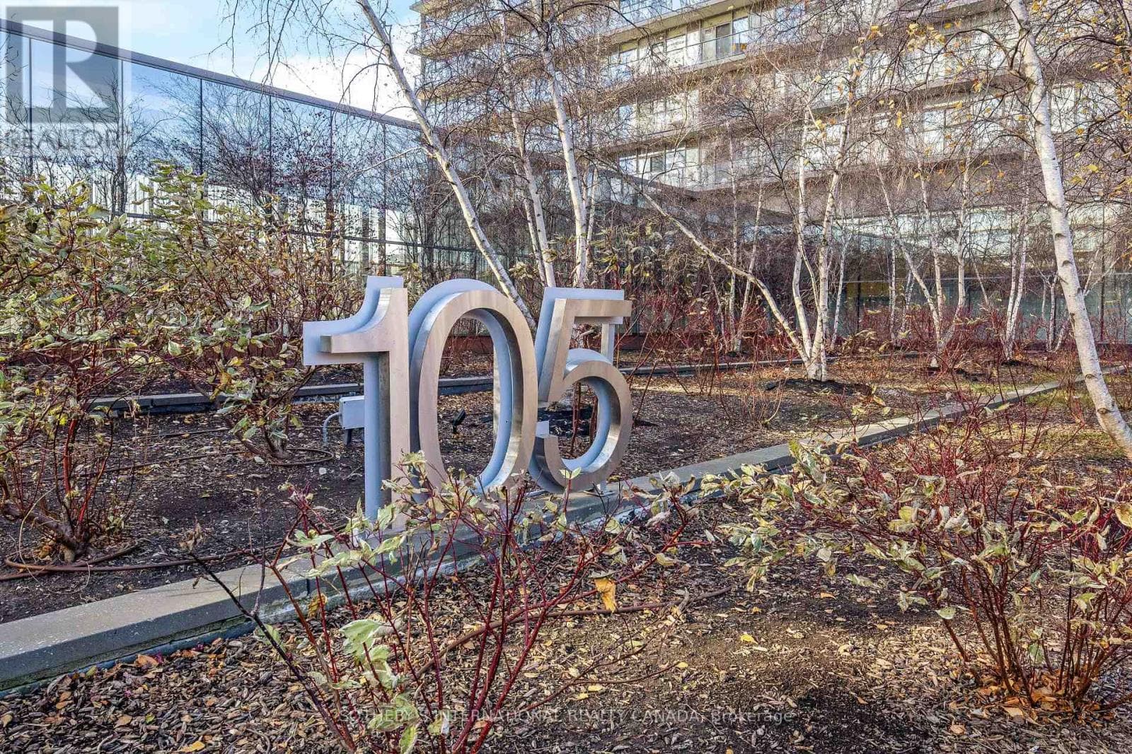 1601 - 105 THE QUEENSWAY AVENUE — photo 2