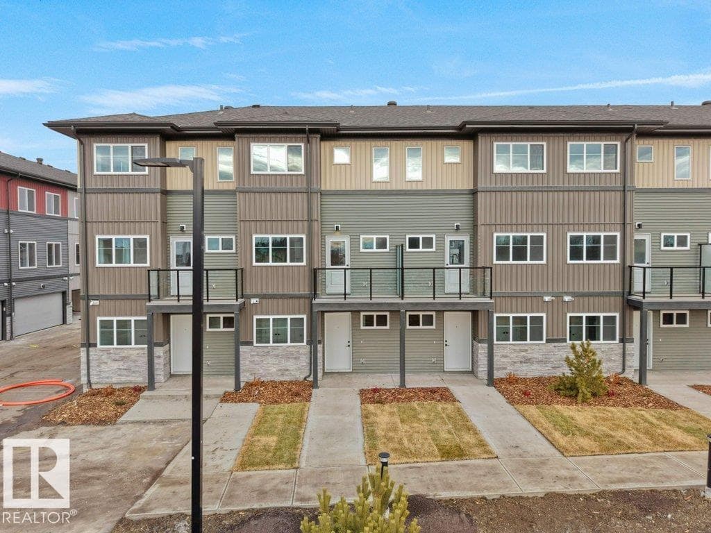 #67 18120 28 AV SW in KESWICK