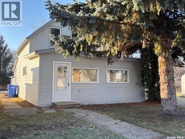 134 2nd AVENUE W in 
