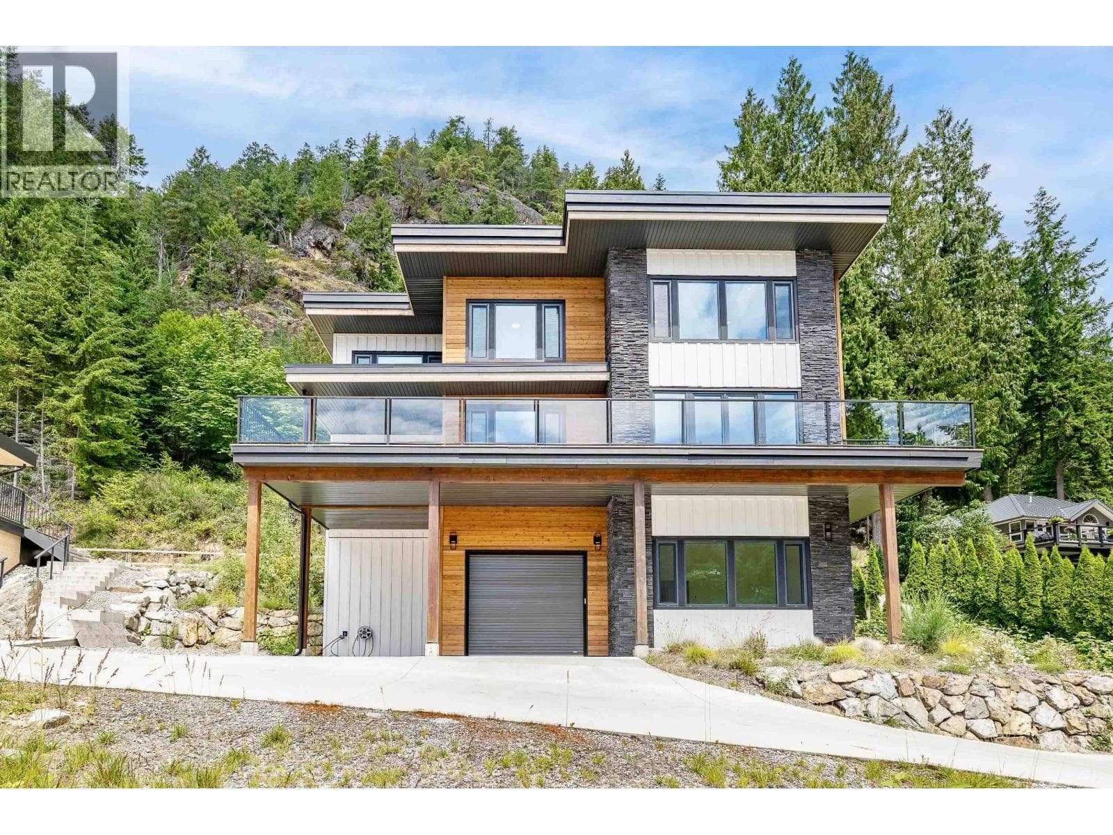 971 MARINE DRIVE — photo 2