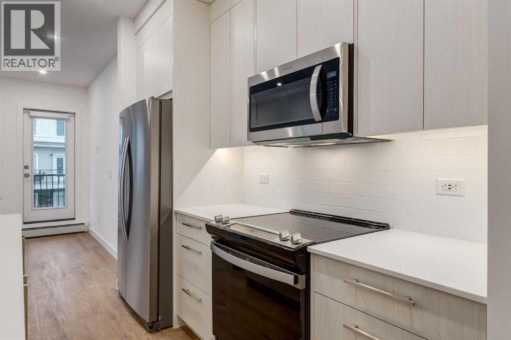 3201, 6 Merganser, Calgary — photo 4