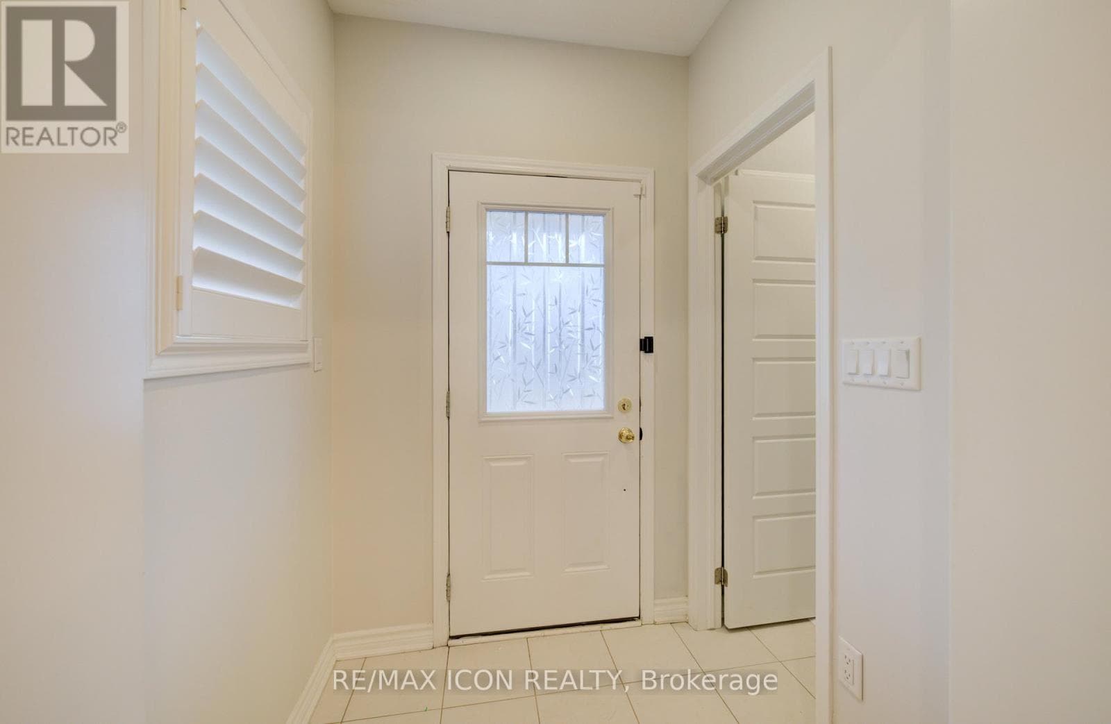 302 JEAN Landing — photo 4