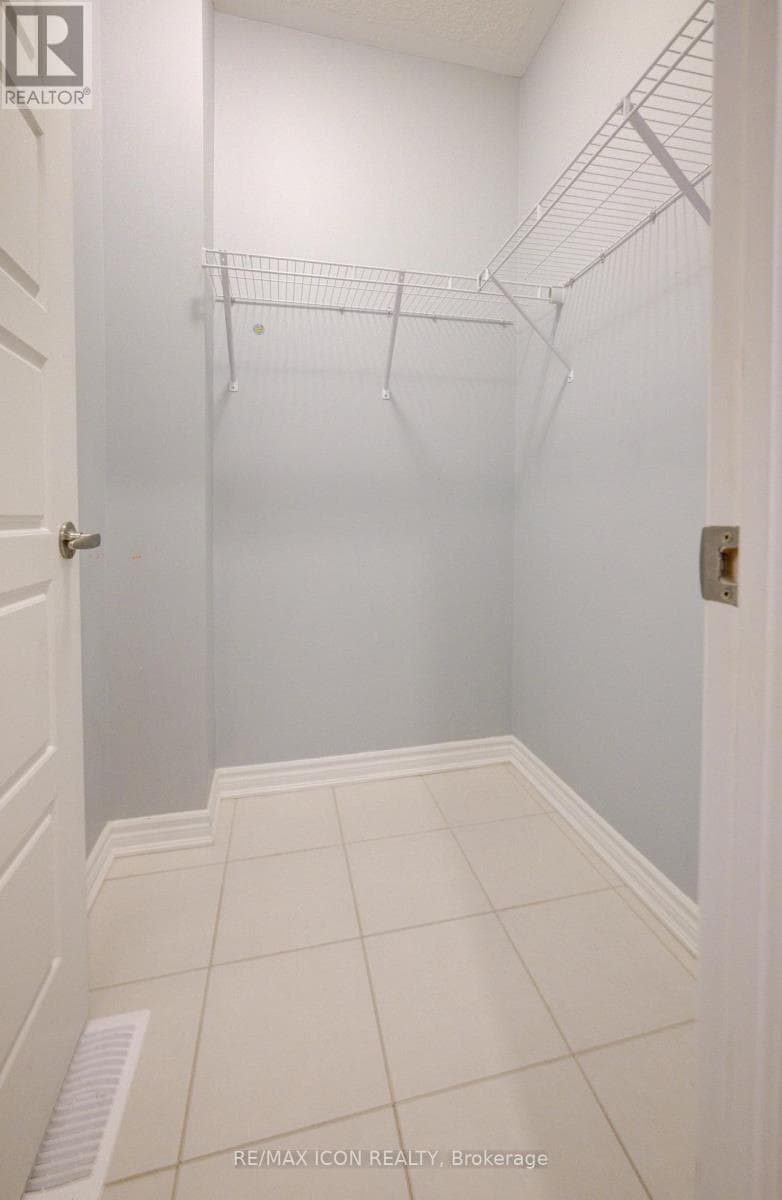302 JEAN Landing — photo 5