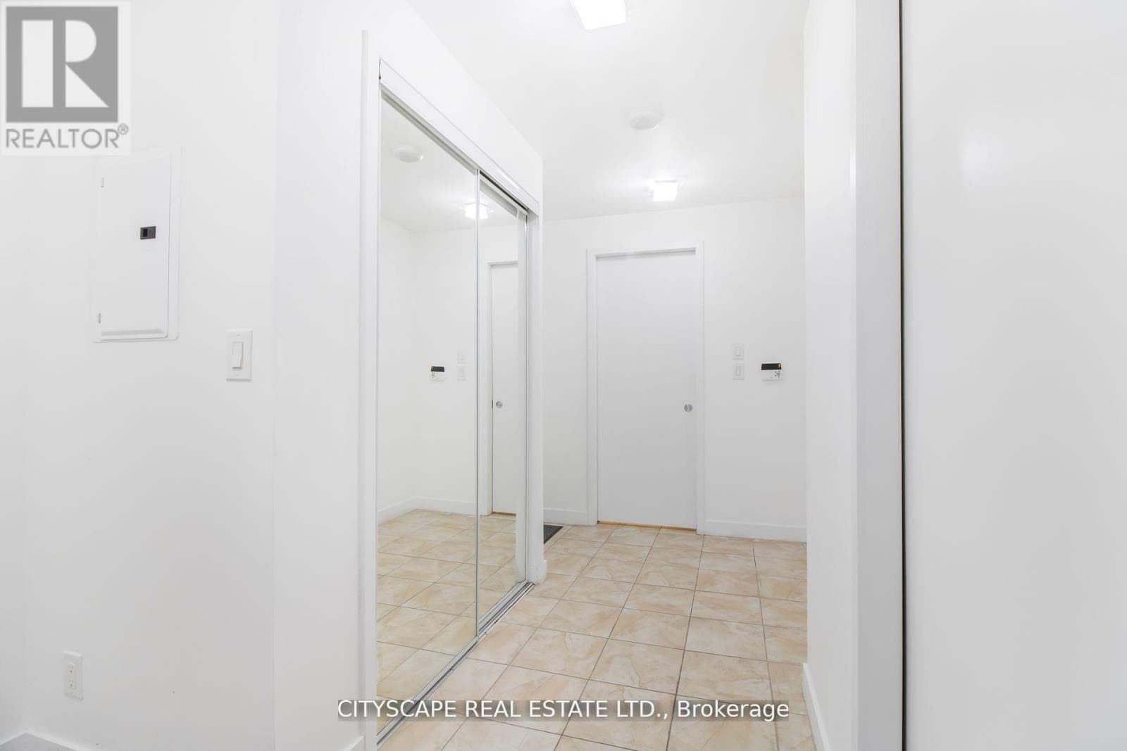 3910 - 12 YORK STREET, Toronto — photo 4