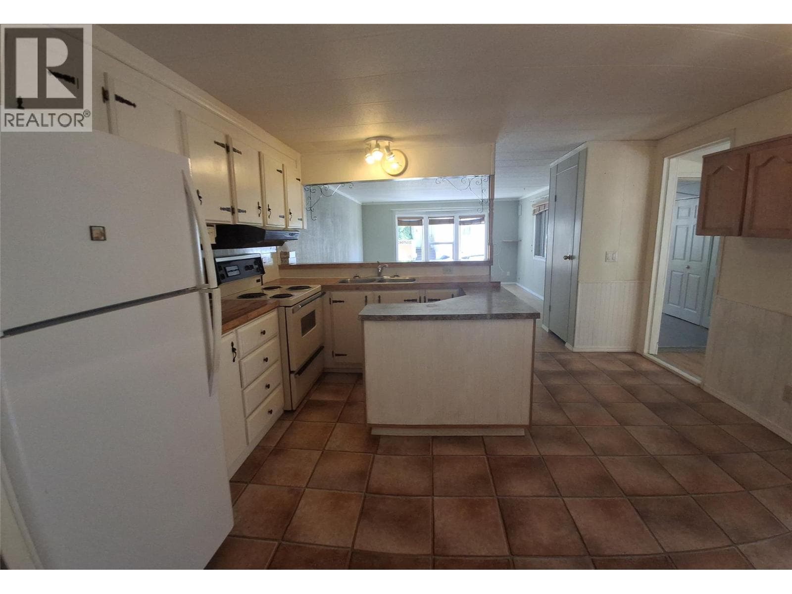 566 COBURN STREET UNIT 10 — photo 4