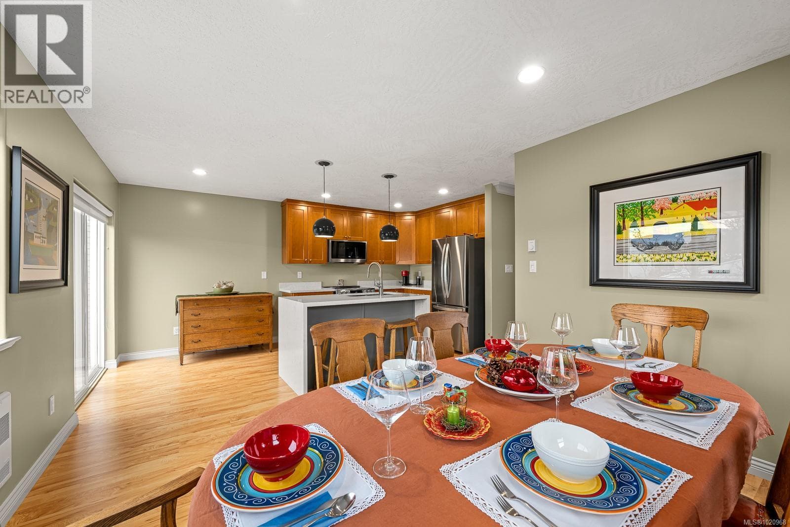 13 2475 Mansfield Dr, Vancouver Island — photo 3