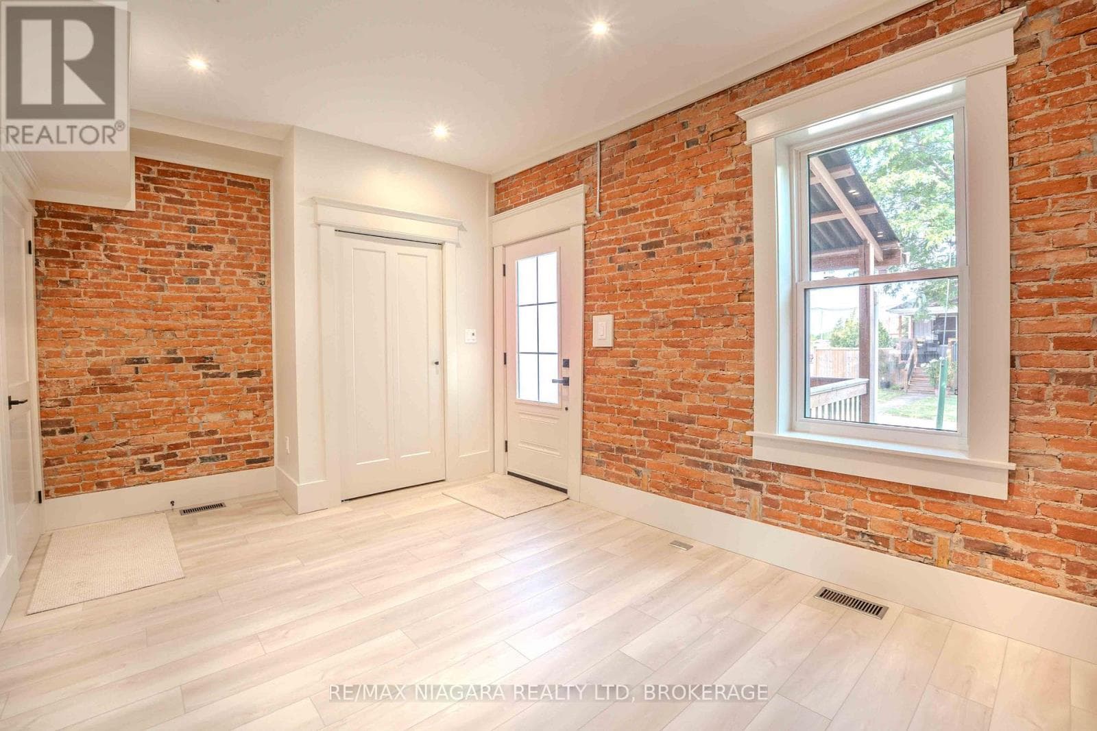 6 ALMOND STREET, Niagara — photo 3