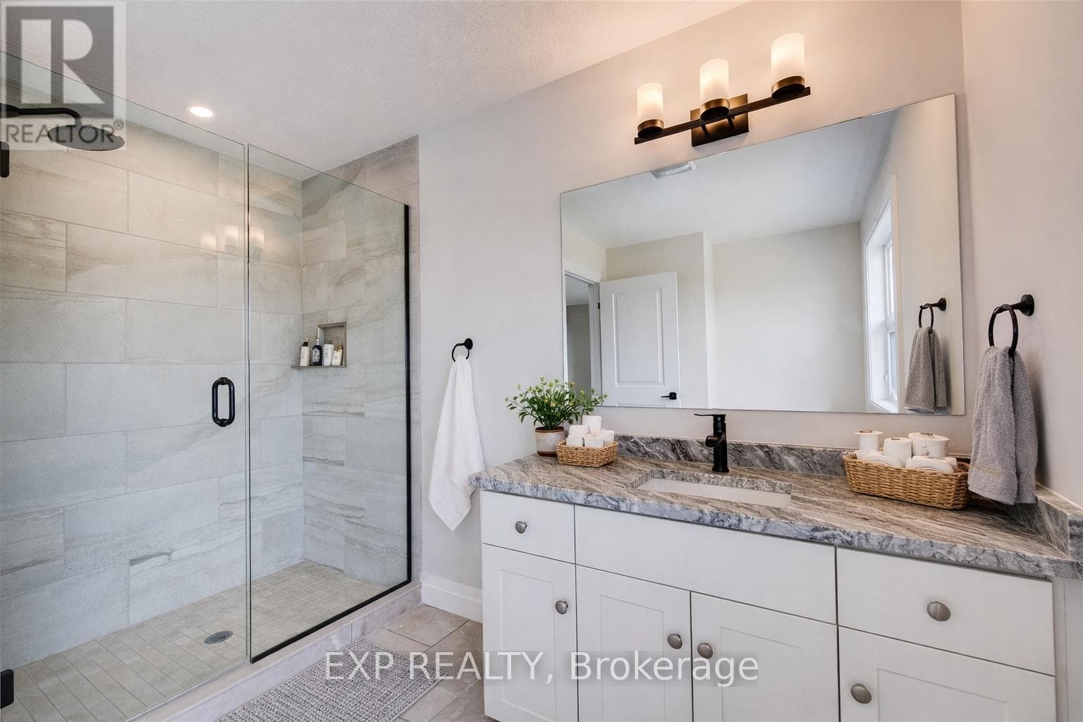 102 THACKERAY WAY — photo 5