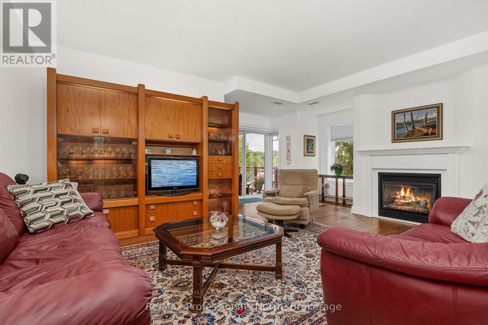 207 - 110 STEAMSHIP BAY ROAD, OnePoint — photo 2