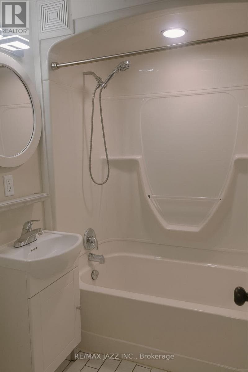 37-43 LEONARD AVENUE — photo 5