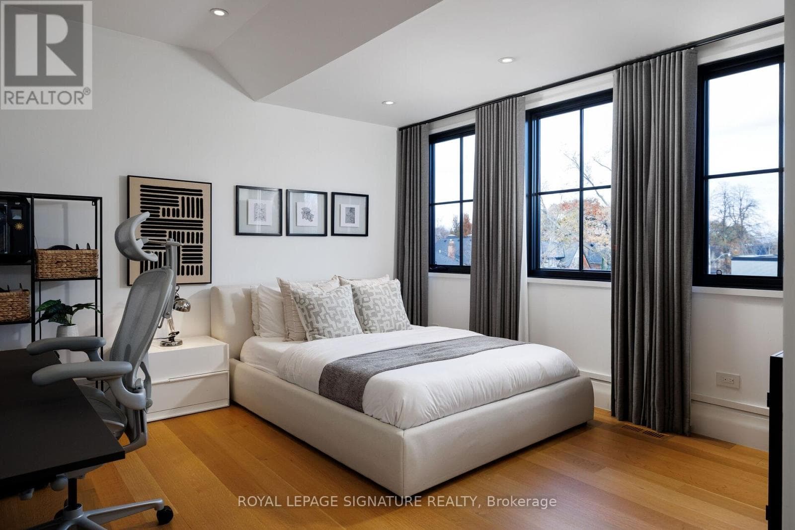 207 STRATHALLAN BOULEVARD, Toronto — photo 4