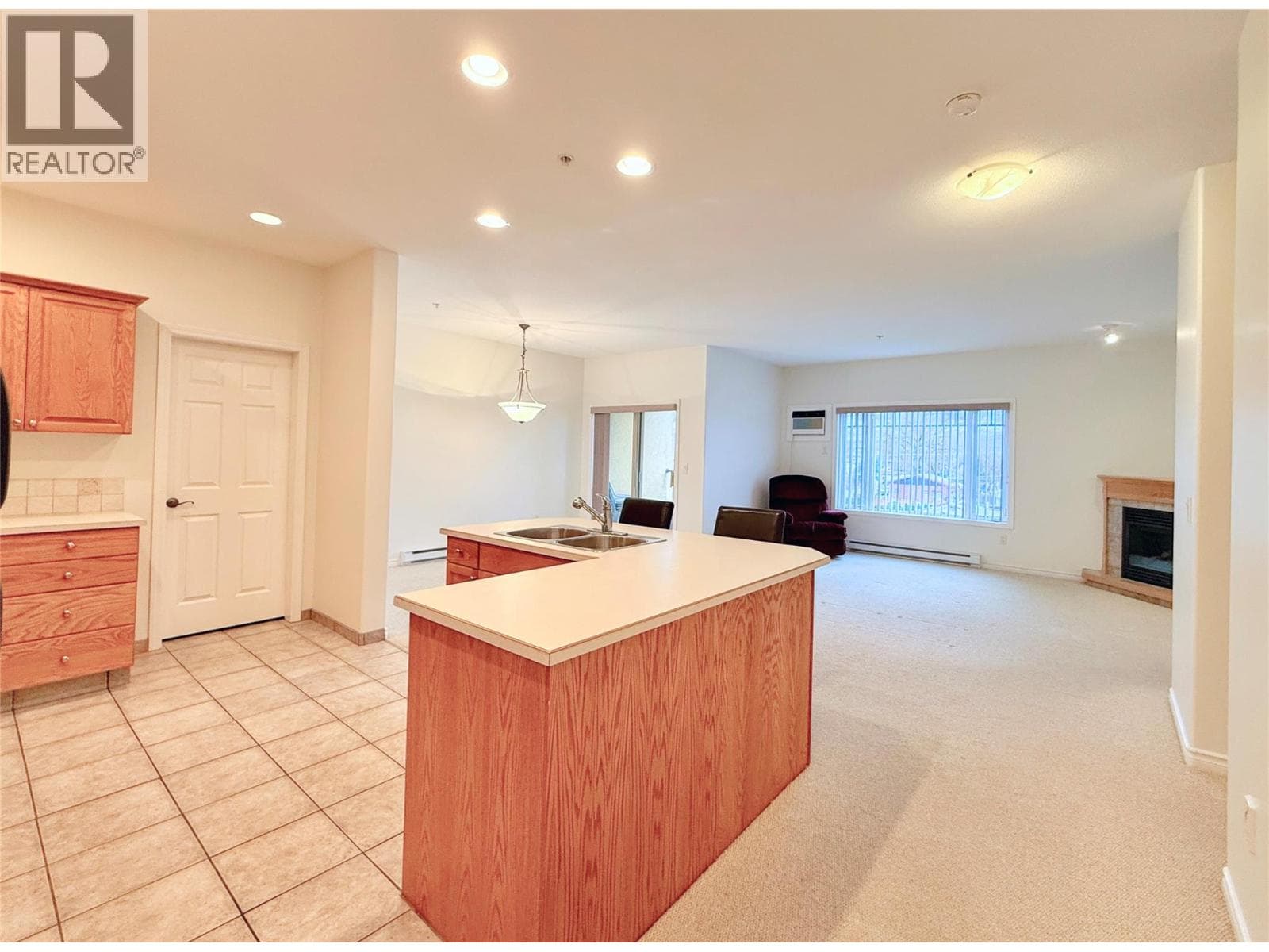 15 SOLANA KEY Court Unit# 311, Interior REALTORS® — photo 3