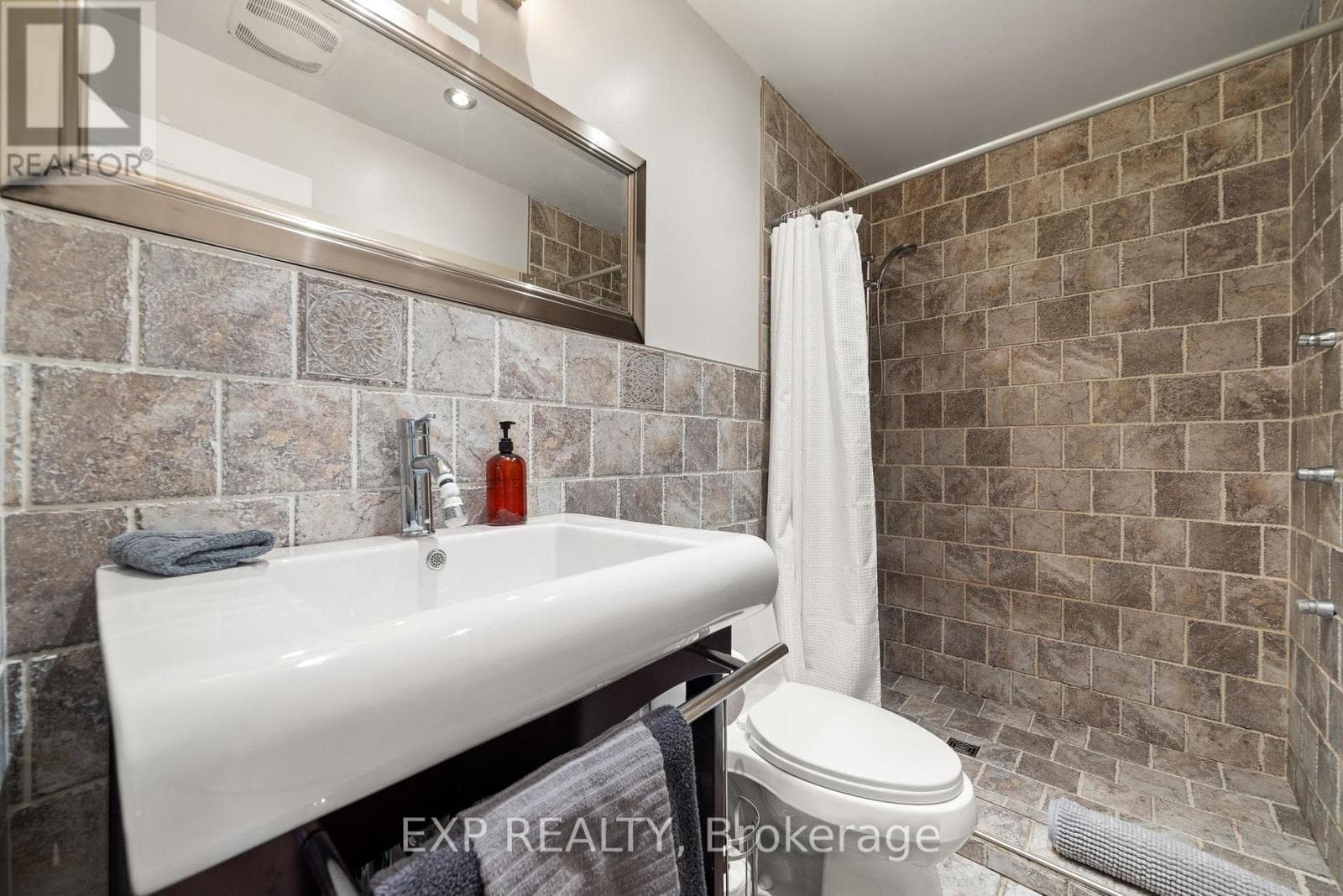 266 SCHOOL HOUSE ROAD, Central Lakes — photo 2