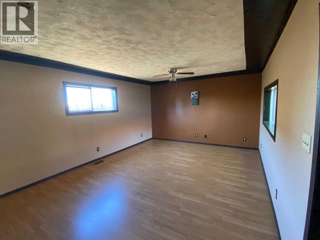 165 MALL STREET, Medicine Hat — photo 2