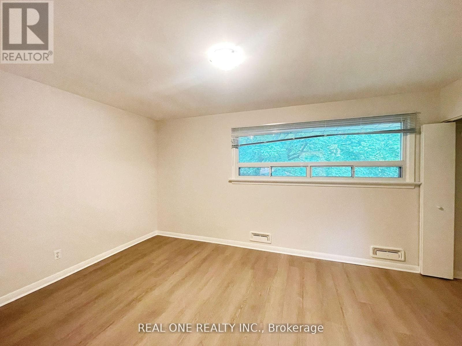 48 LIONEL HEIGHTS CRESCENT in Parkwoods-O'Connor Hills