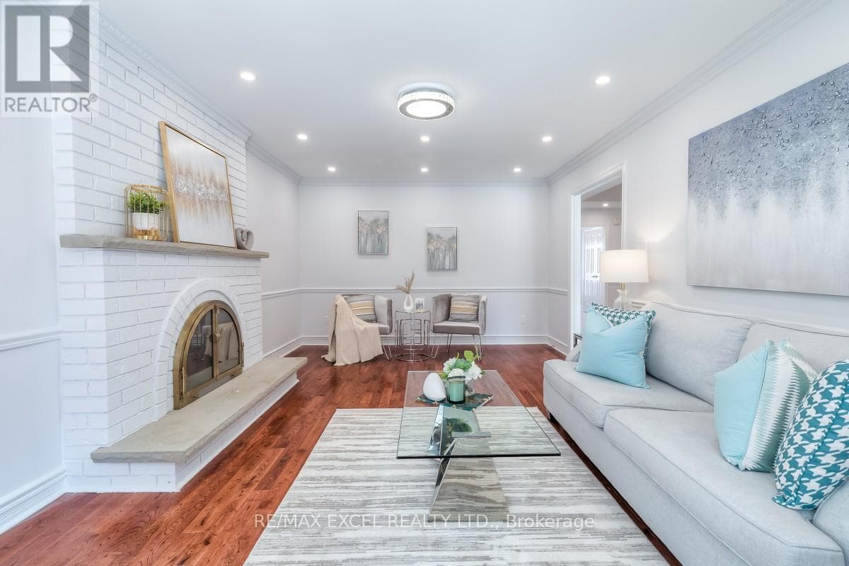 310 RAYMERVILLE DRIVE, Toronto — photo 4