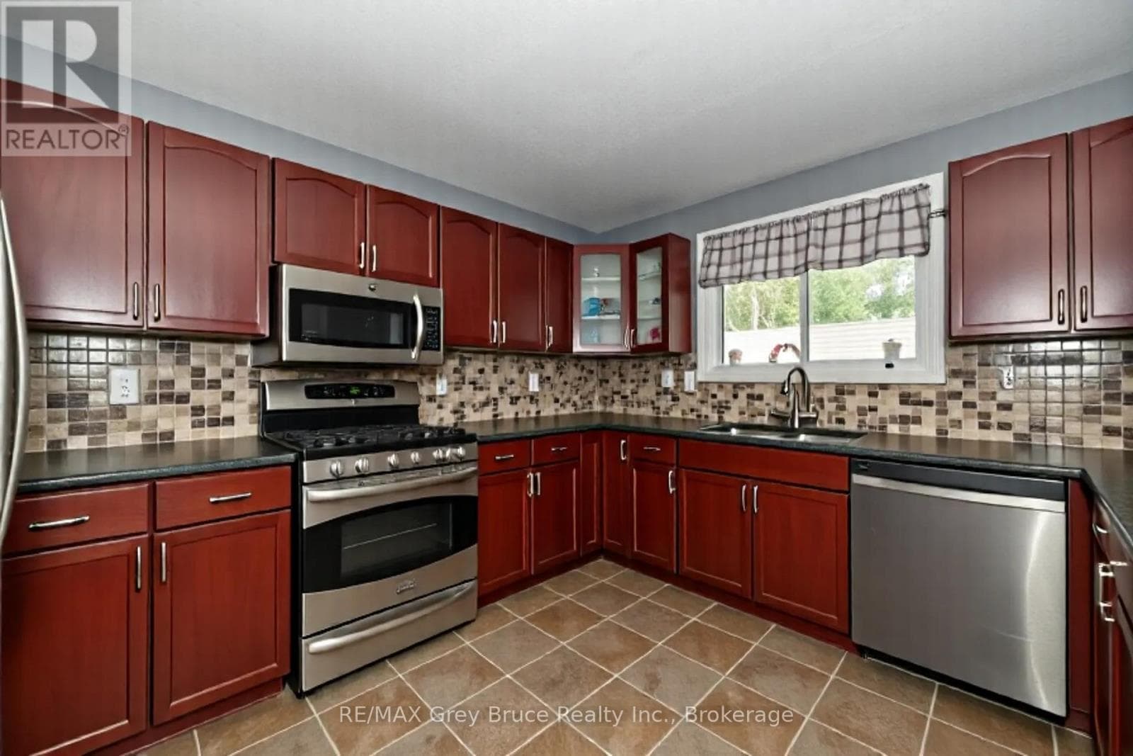 201 DIVISION STREET, OnePoint — photo 2