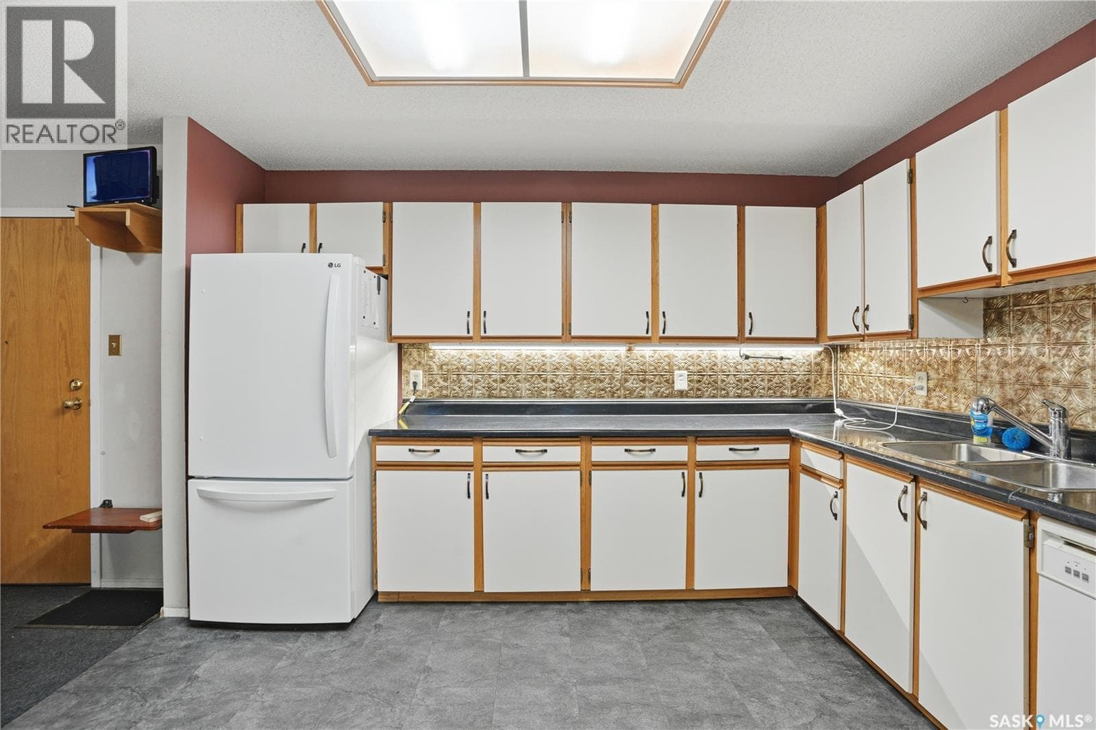 304 706 Confederation DRIVE — photo 5