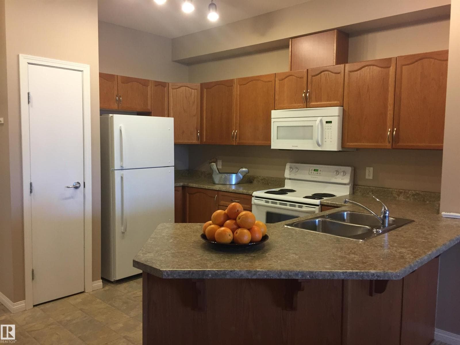 #111 4316 139 AV NW, Edmonton — photo 3