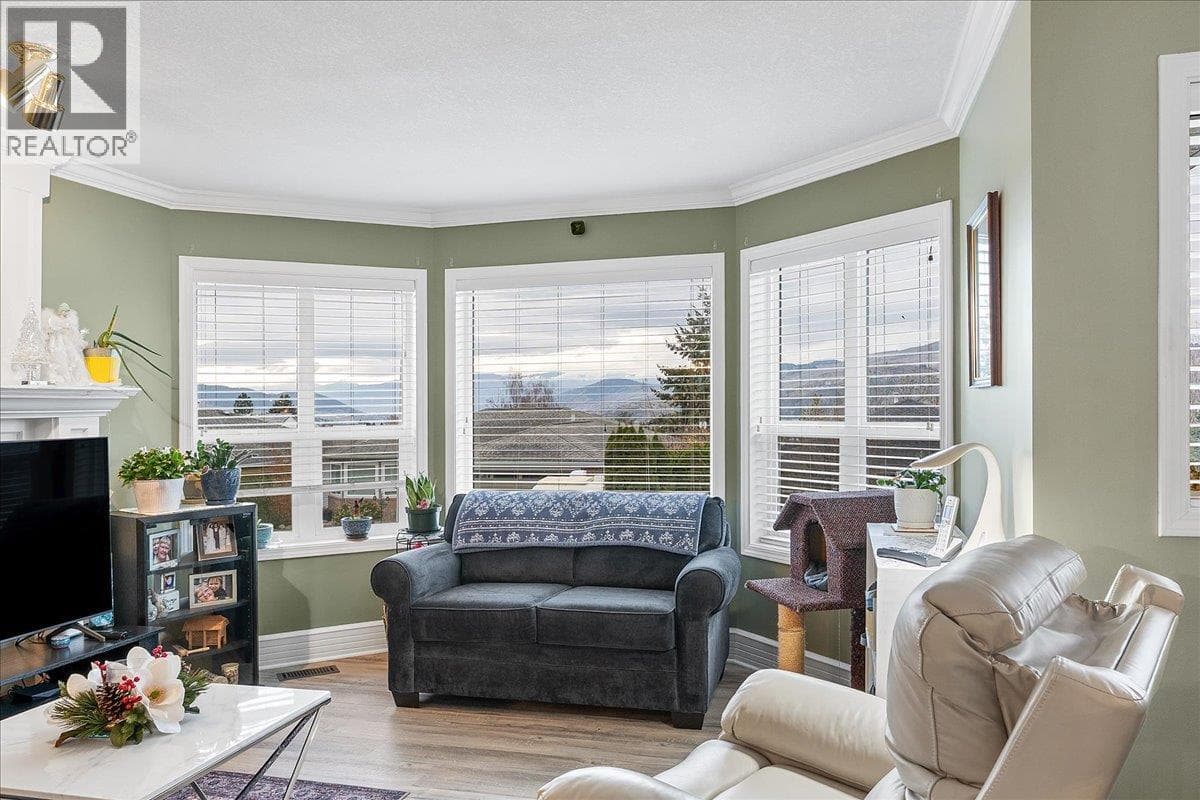 4205 WELLINGTON DRIVE, Interior REALTORS® — photo 3