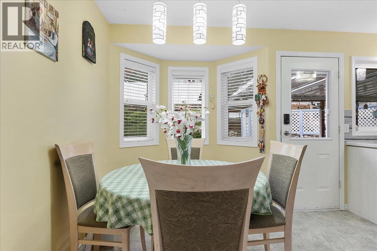 4205 WELLINGTON DRIVE, Interior REALTORS® — photo 4